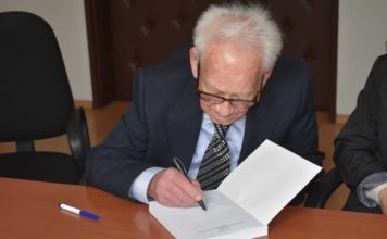 Големата збирка од најстариот жив македонист Коста Пеев- донирана во Институтот за етнологија и антропологија