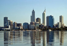 15.мај 1992 -во Перт, Австралија е отворен првиот Македонски информативен центар