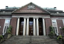 2. јуни 1739 – Во Стохолм основана Кралската Академија на науките