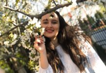 LICENTIA POETICA со Флутур Мустафа – Солзите-невини бисери на една убавина што секој ден цвета