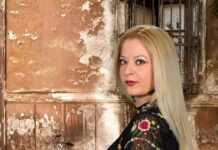 Licentia poetica – Марина Мијаковска -Само вистинските љубовници кога взаемно се слободни учат најдобро да молчат во двојка!