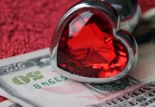 Мајска астро приказна – Аморовите стрели ќе ги допрат лавовите и вагите а добри финансии ќе ги израдуваат овновите