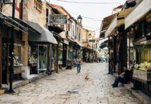 “Секоја калдрма со своја приказна“ – литературно-музички хепенинг во рамки на Звуци на чаршијата