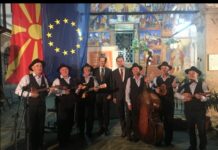 КРАТОВСКИТЕ ТАМБУРАШИ: Ансамблот постои 111 години и идејата за филм за нас е благородна!