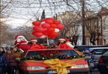 „Дедо Мраз пак кај нас“ со новогодишни пакетчиња на деца од социјално-загрозени семејства