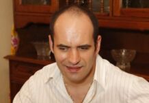 Пејачот Тошевски повторно на радио како водител