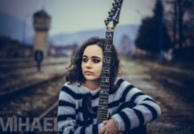 Михаела дебитира на сцената