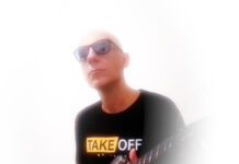 ИНТЕРВЈУ СО РИСТО АПОСТОЛОВ: Панкерот Џони Ротен сака да пее на Евровизија, одлична му е идејата!