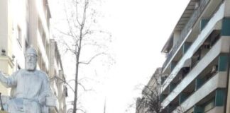 151 рози за Делчев