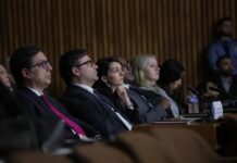 Париз: Поезијата на Шопов е моќен глас!