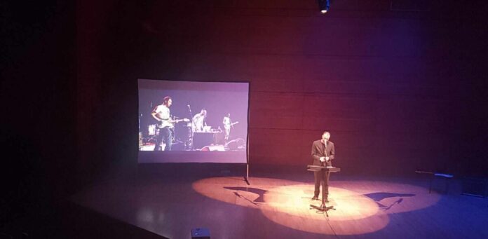 received_1472958250269419