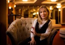 Интервју со актерката Снежана Конеска, која Ви порачува – Не седи, работи! Прави го она што го сакаш!