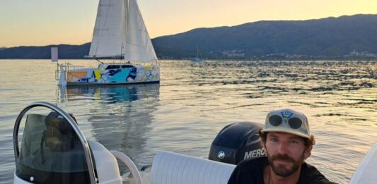 Топ тема за восхит- Стружанецот Ердал Лушо со својата едрилица од вчера на 40 дневен пат преку Атлантикот